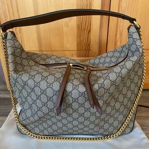 SOLD Gucci GG Supreme Canvas Hobo bag